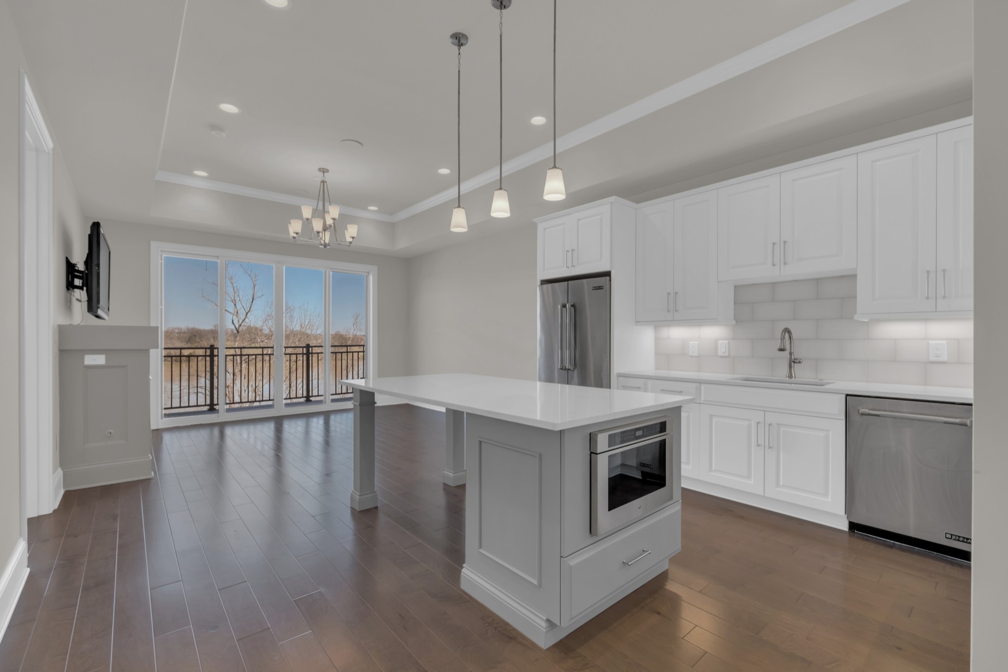 1024 Club View Drive #F202